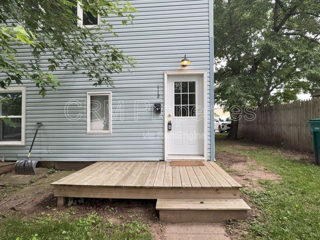 112 N Green St - Photo 2 of 16