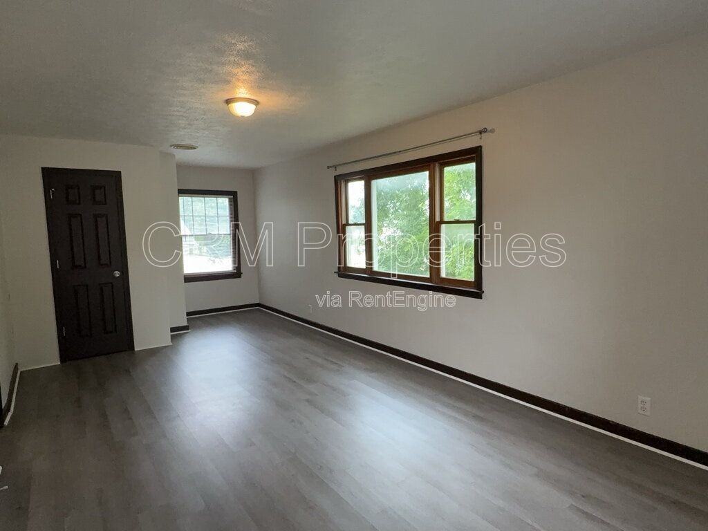 112 N Green St - Photo 5 of 16