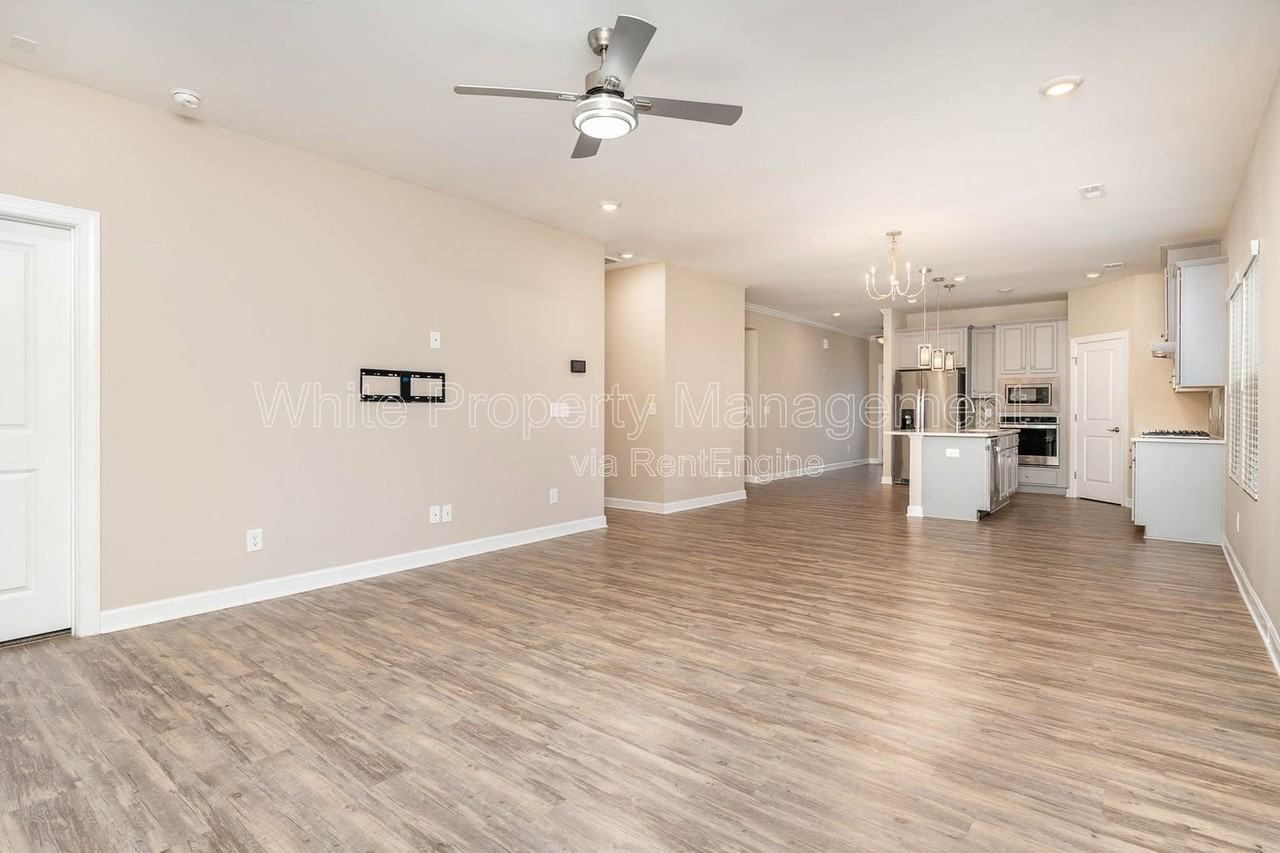 8528 Pennegrove Cir - Photo 5 of 22
