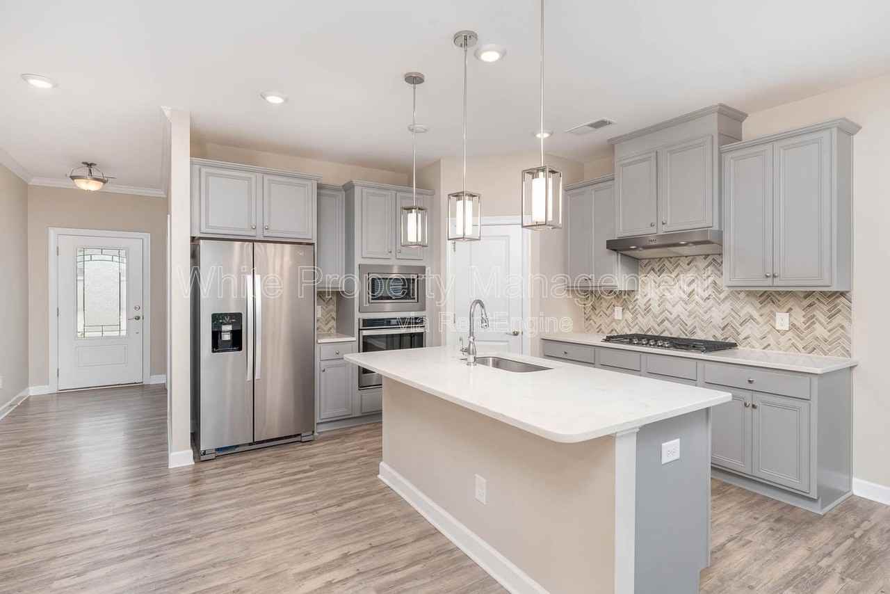 8528 Pennegrove Cir - Photo 6 of 22
