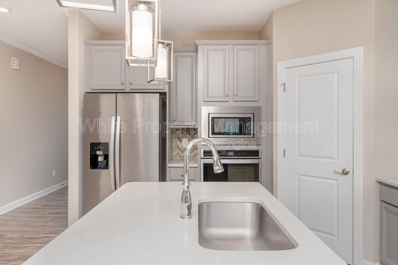 8528 Pennegrove Cir - Photo 7 of 22