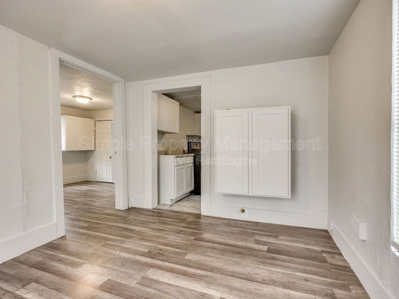 2413 S Youngs Blvd - Photo 3 of 11