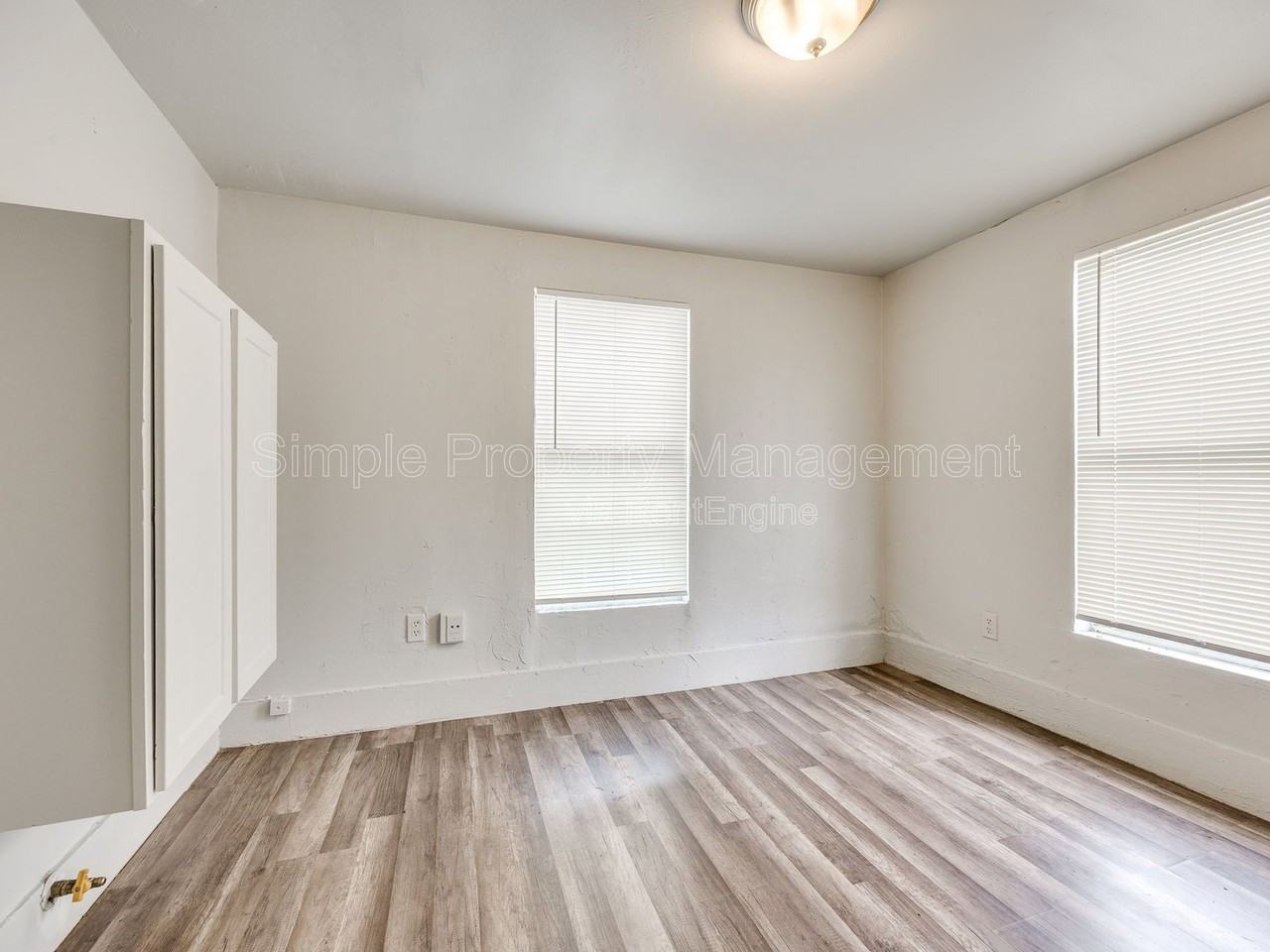 2413 S Youngs Blvd - Photo 5 of 11