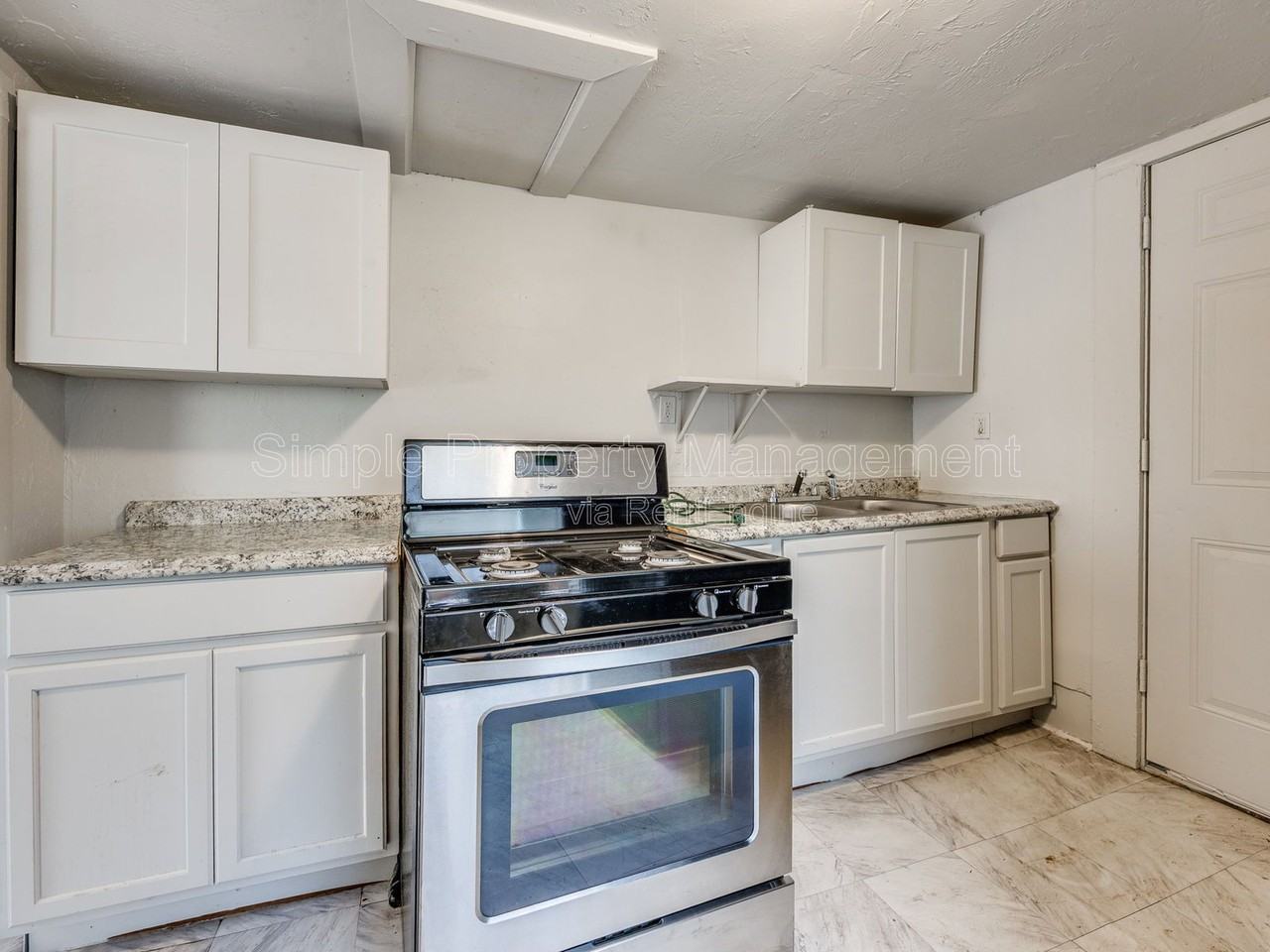 2413 S Youngs Blvd - Photo 7 of 11