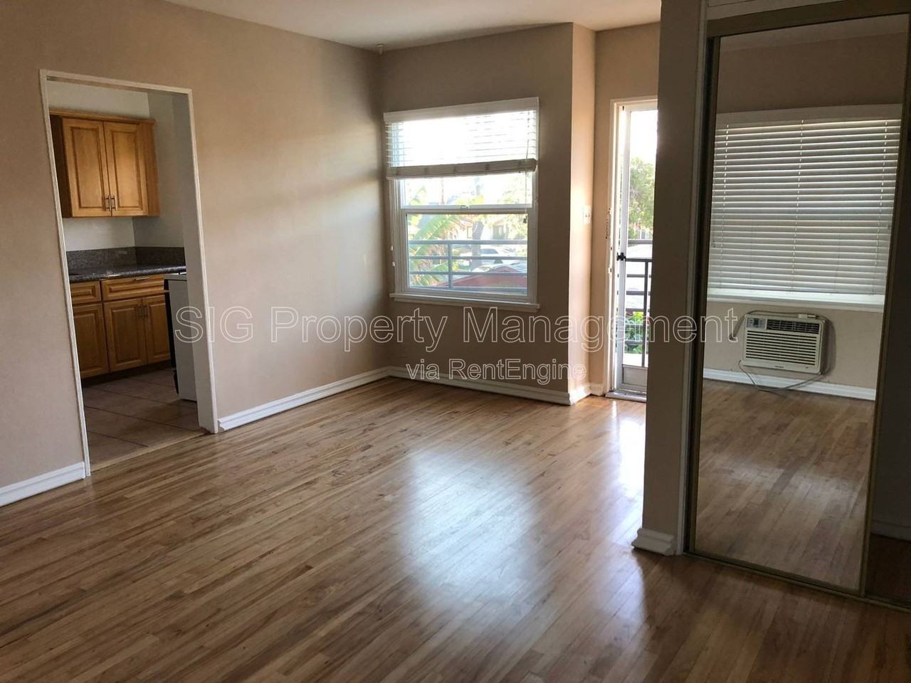 709 S Louise St #A - Photo 5 of 10