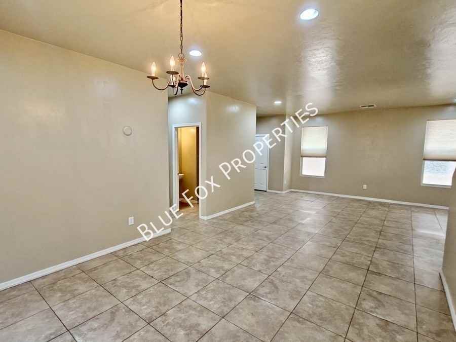 5874 N Dartwhite Dr - Photo 4 of 38
