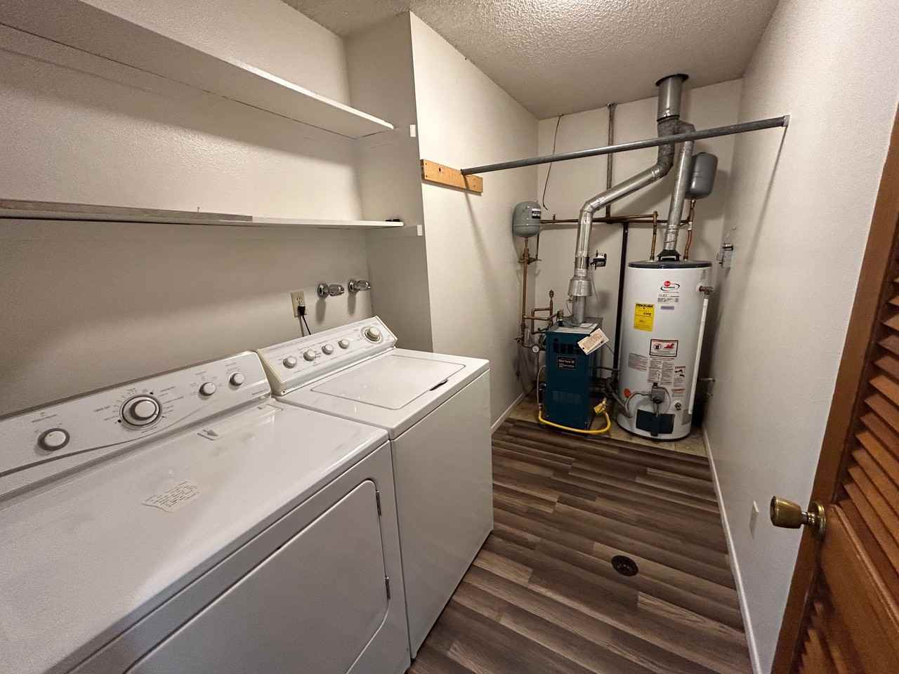 441 Independent Ave #3 - Photo 7 of 17