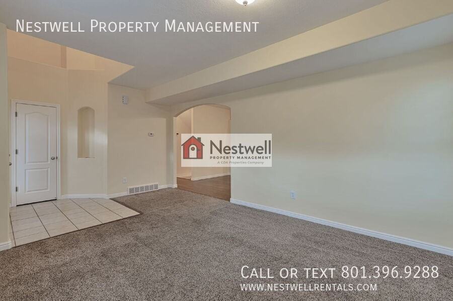 6838 W Grevillea Ln - Photo 4 of 30