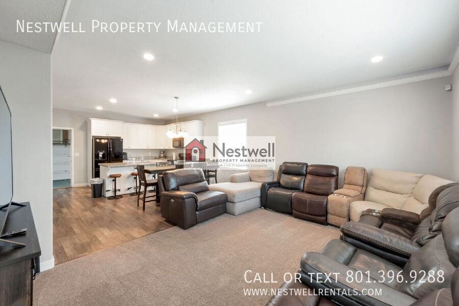 5452 W Clouds Rest Ln - Photo 4 of 30