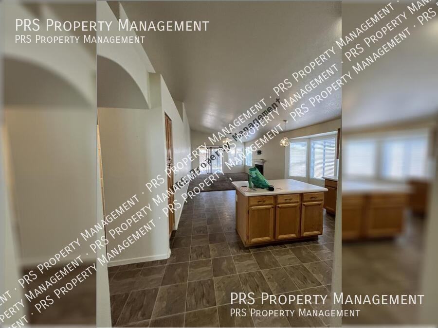 818 W Silver Creek Rd - Photo 5 of 37