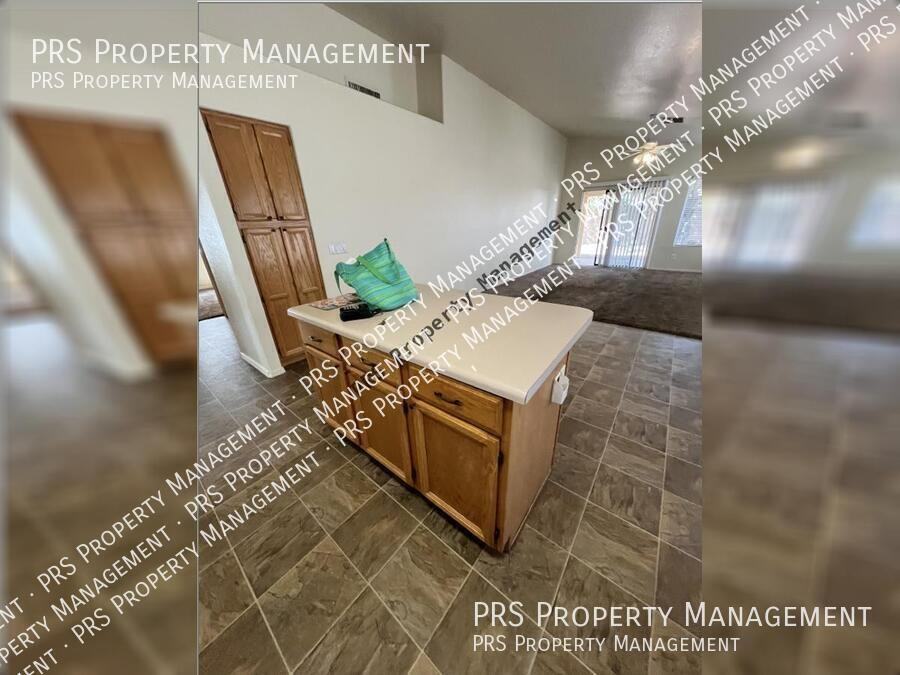 818 W Silver Creek Rd - Photo 7 of 37