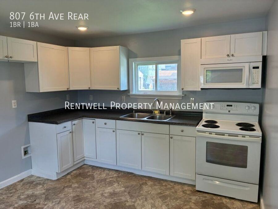 807 6th Ave Rear - Photo 6 of 10