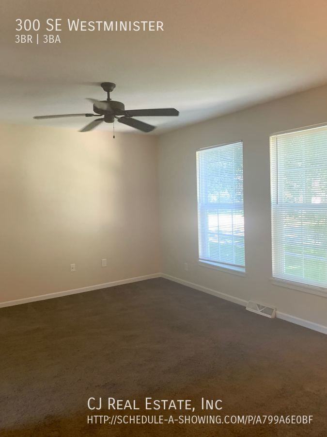 300 Se Westminister Rd - Photo 2 of 11