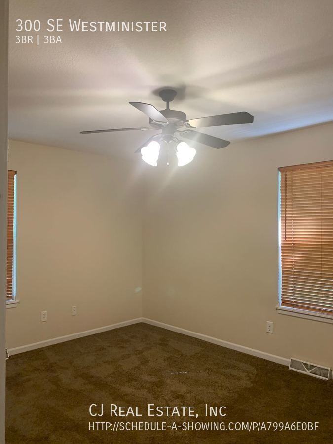 300 Se Westminister Rd - Photo 6 of 11
