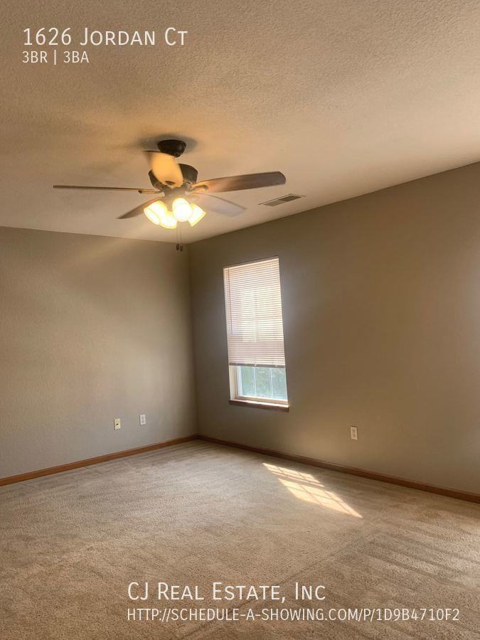 1626 Nw Jordan Ct - Photo 6 of 11