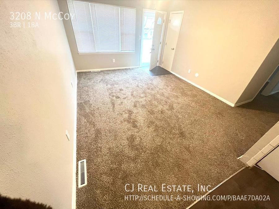 3208 N Mccoy St - Photo 2 of 7