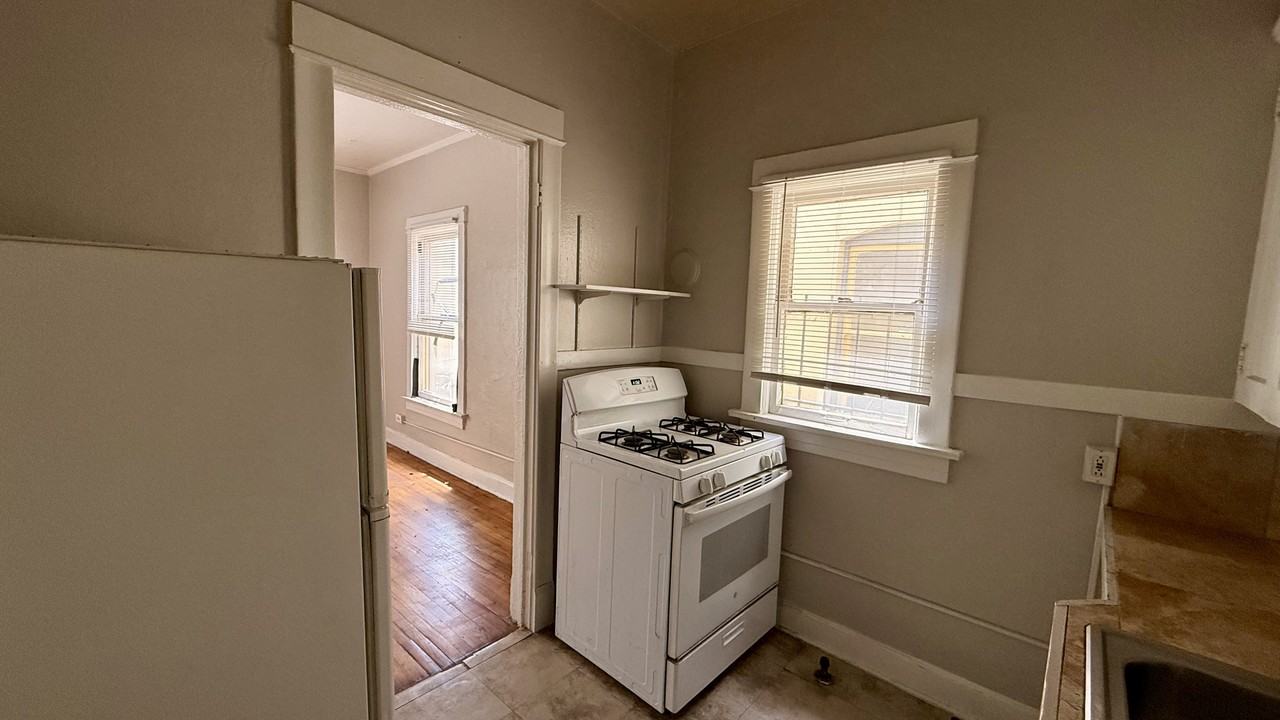 1601 E 14th Ave #12 - Photo 6 of 23