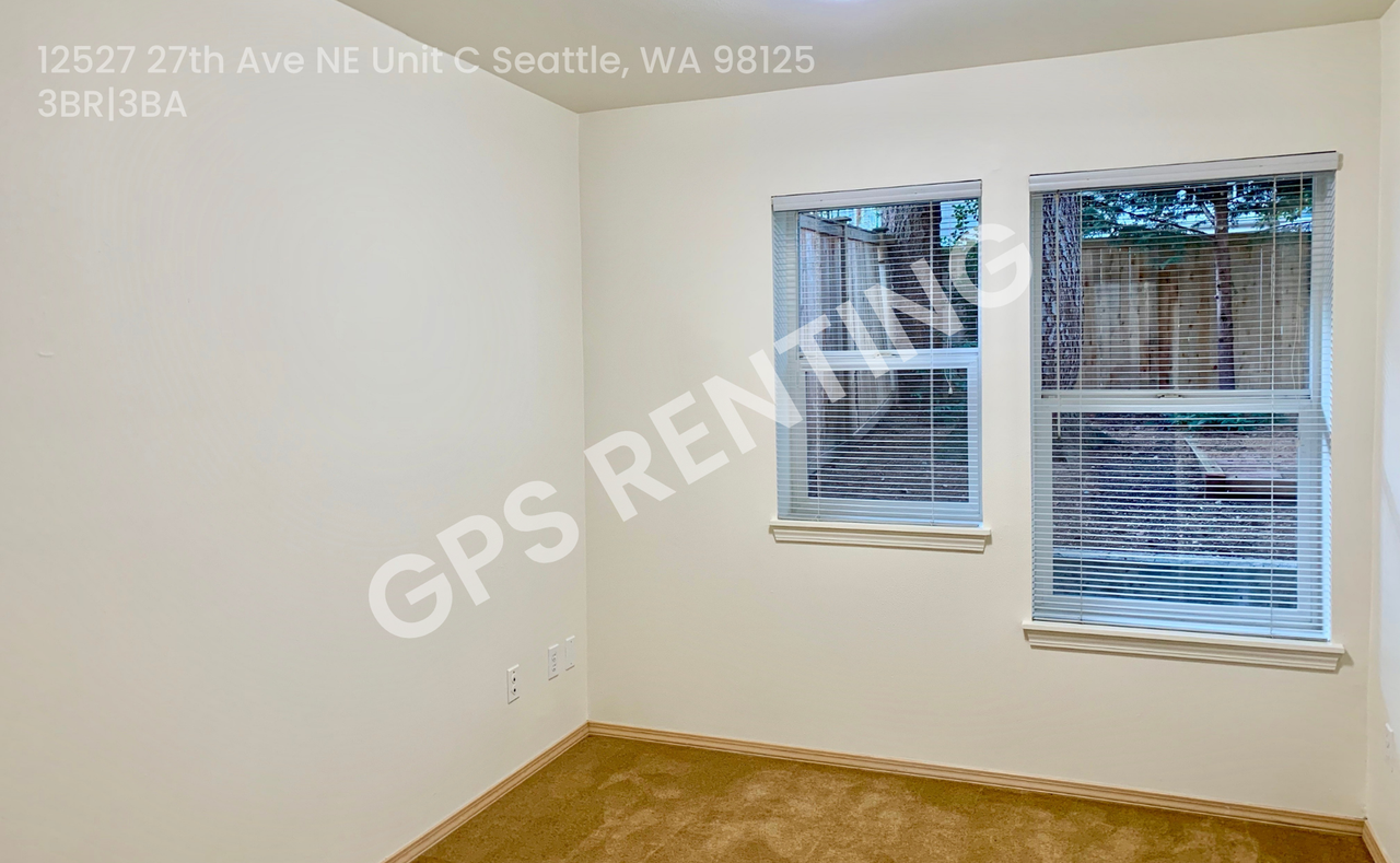 12527 27th Ave Ne #C - Photo 5 of 23
