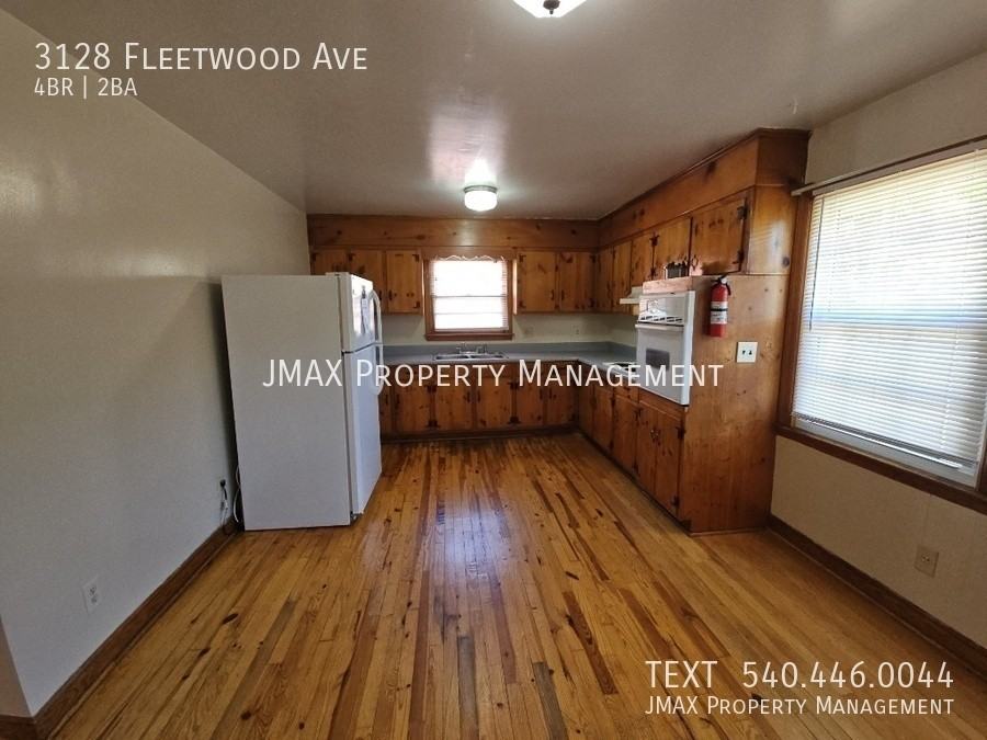 3128 Fleetwood Ave - Photo 4 of 21