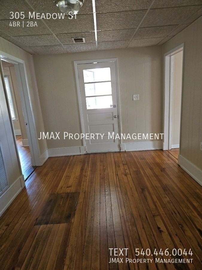 305 Meadow St - Photo 2 of 16