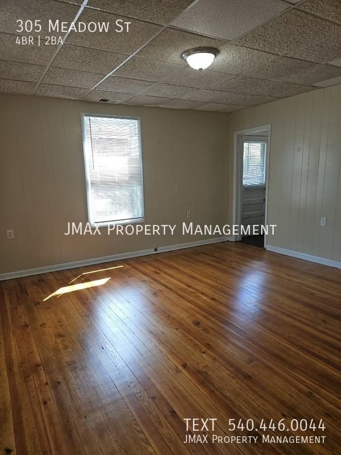 305 Meadow St - Photo 4 of 16