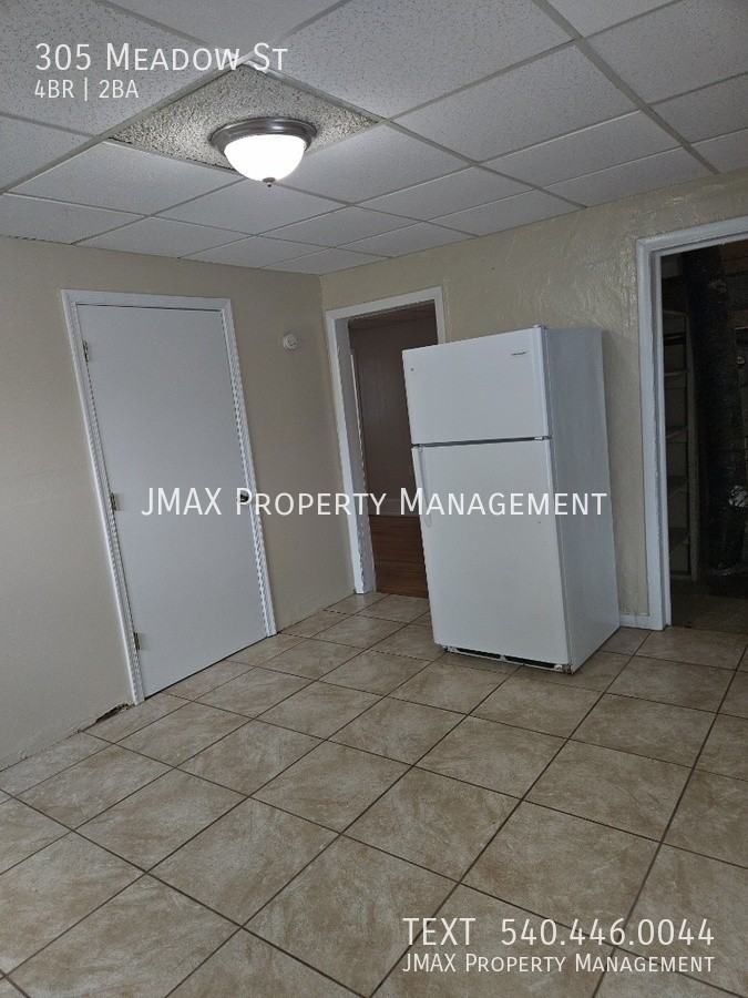 305 Meadow St - Photo 6 of 16