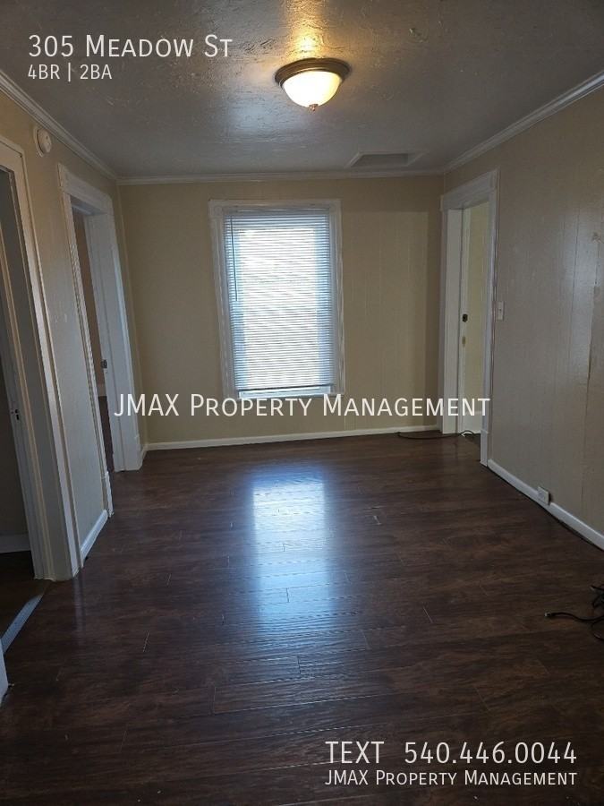 305 Meadow St - Photo 7 of 16