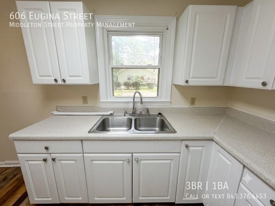 606 Eugenia St - Photo 6 of 20