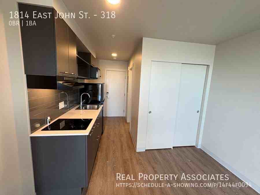 1814 E John St #318