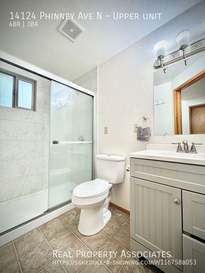 14124 Phinney Ave N - Photo 5 of 45