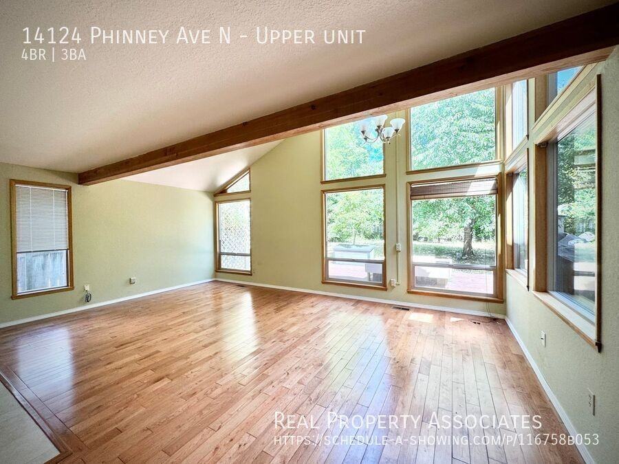 14124 Phinney Ave N - Photo 6 of 45