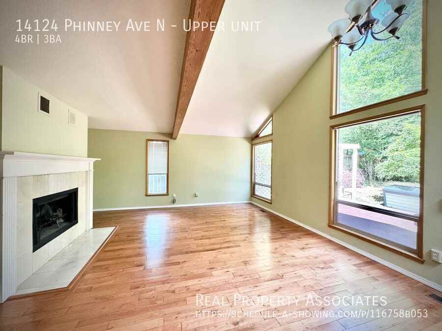 14124 Phinney Ave N - Photo 7 of 45
