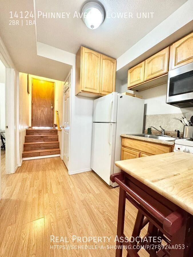 14124 Phinney Ave N - Photo 2 of 11