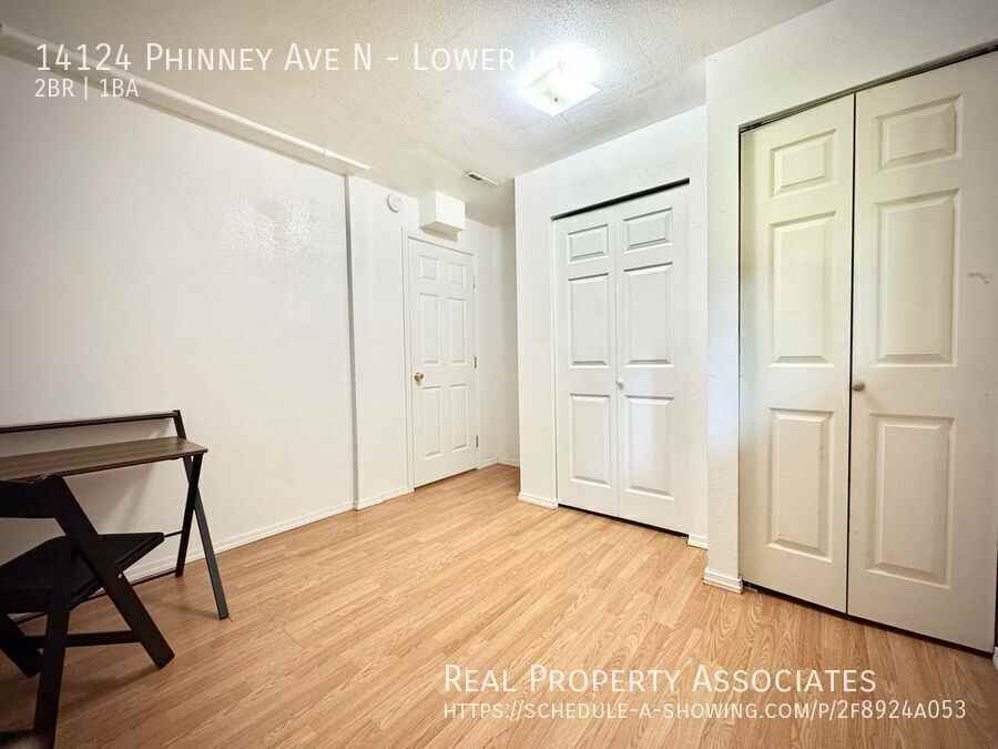 14124 Phinney Ave N - Photo 5 of 11