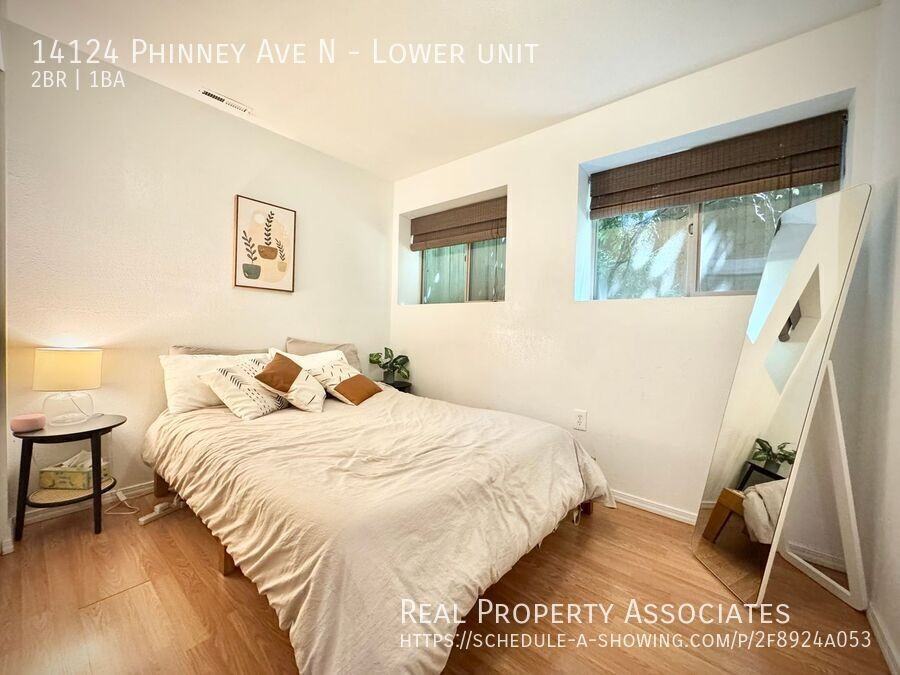 14124 Phinney Ave N - Photo 6 of 11