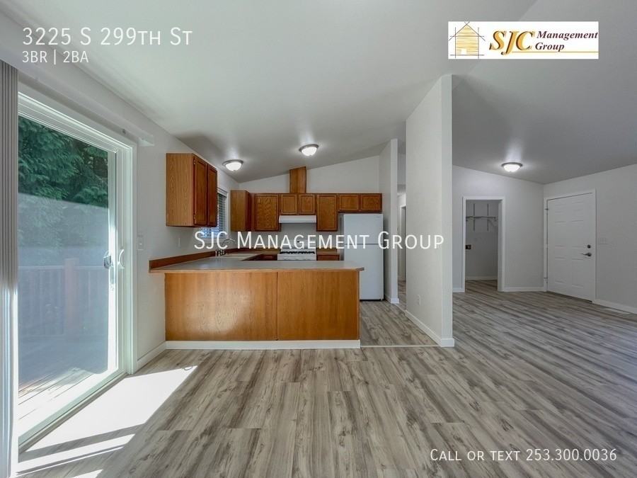 3225 S 299th St - Photo 4 of 21