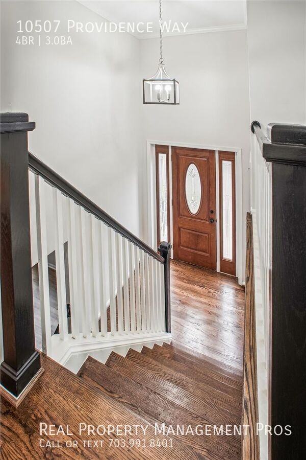 10507 Providence Way - Photo 2 of 31