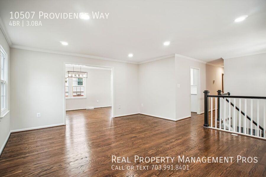 10507 Providence Way - Photo 3 of 31