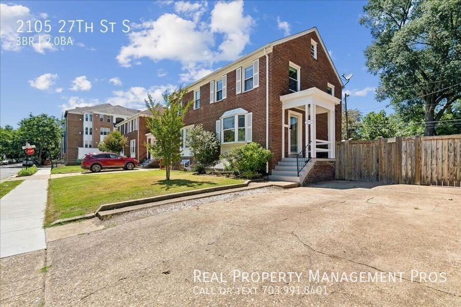 2105 27th St S - Photo 2 of 41