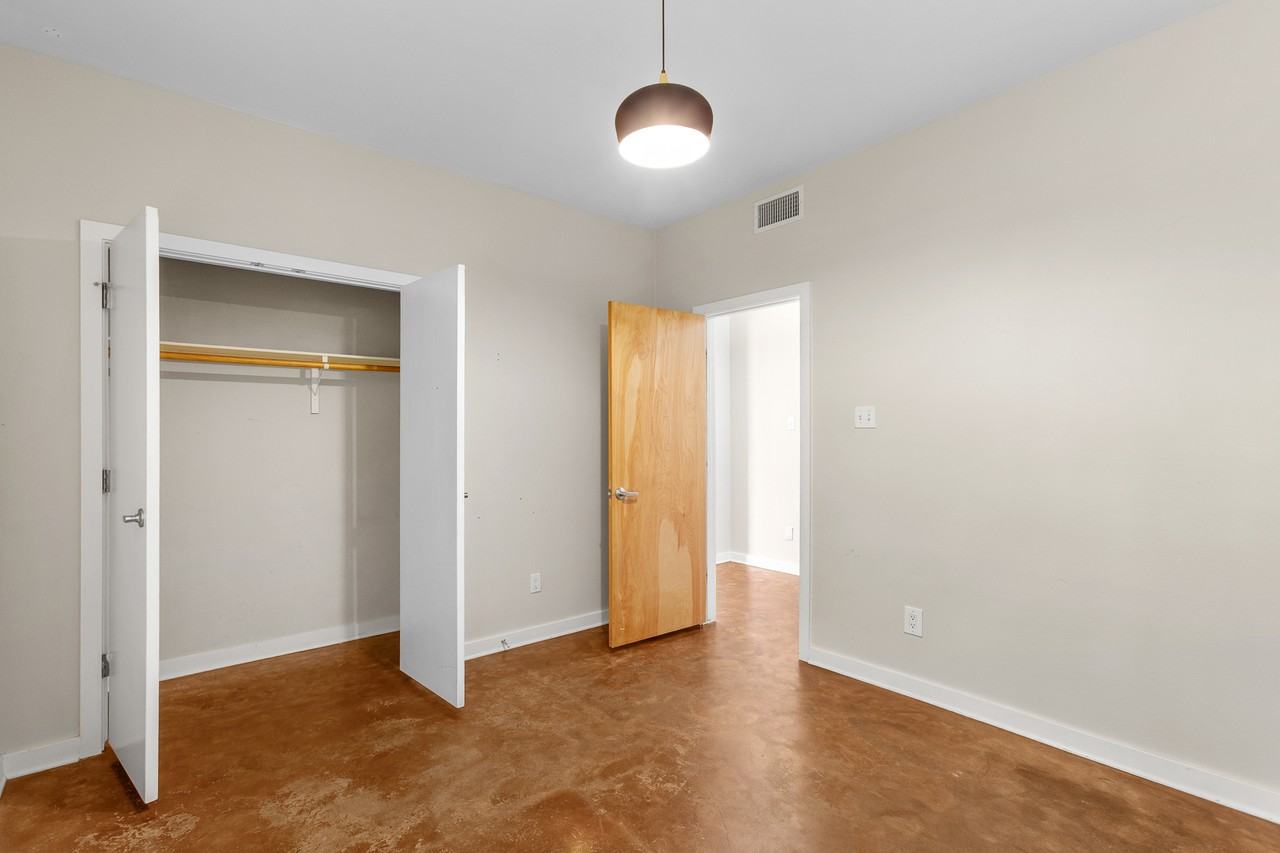 2314 S 5th St #1 - Photo 6 of 37