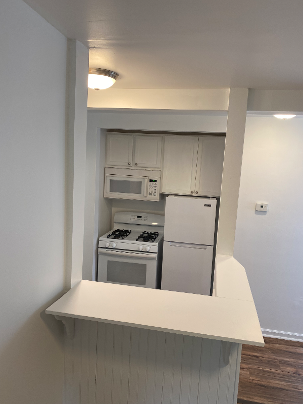 1042 Main St #7 - Photo 5 of 13