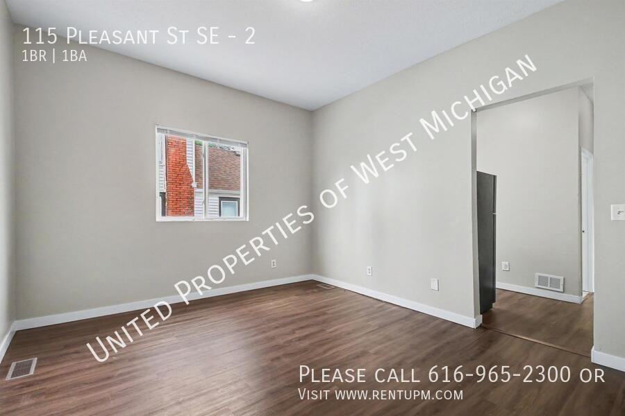 115 Pleasant St Se #2 - Photo 3 of 15