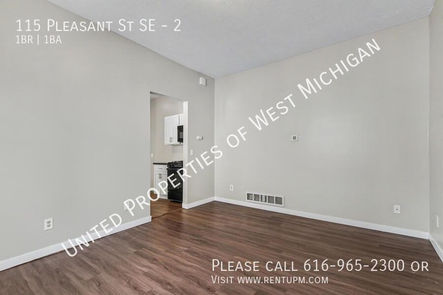 115 Pleasant St Se #2 - Photo 4 of 15