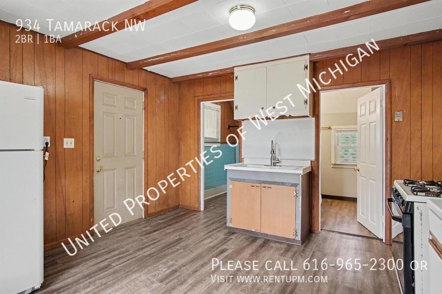 934 Tamarack Ave Nw - Photo 6 of 15