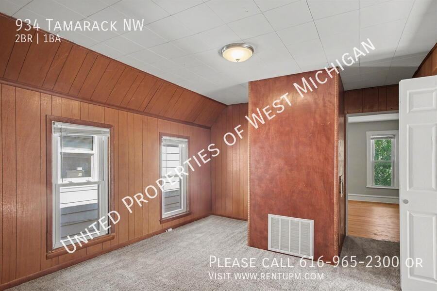 934 Tamarack Ave Nw - Photo 7 of 15