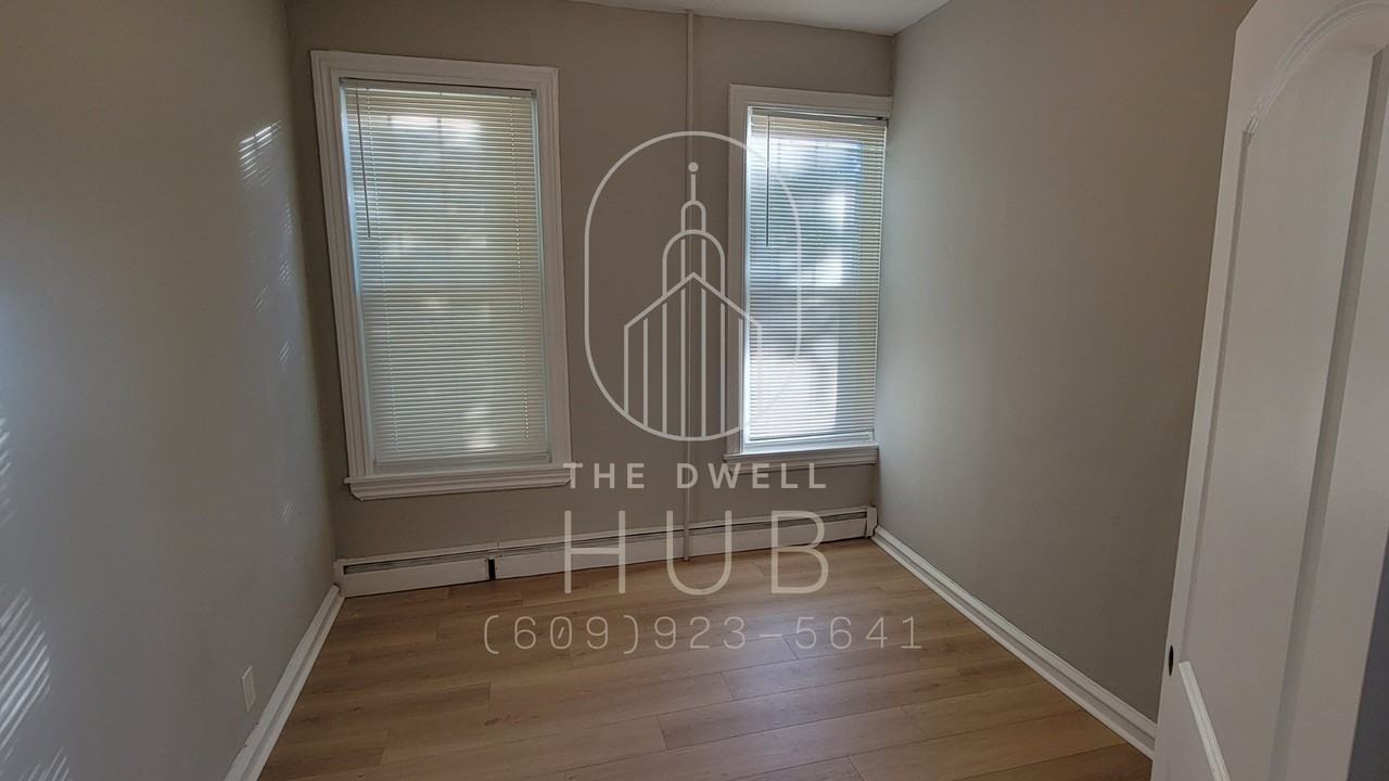 624 Grant Ave #1stFL - Photo 3 of 7