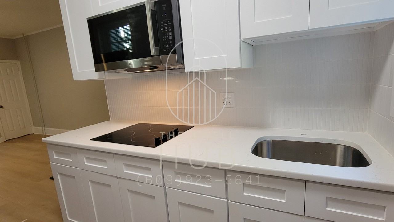 624 Grant Ave #1stFL - Photo 4 of 7