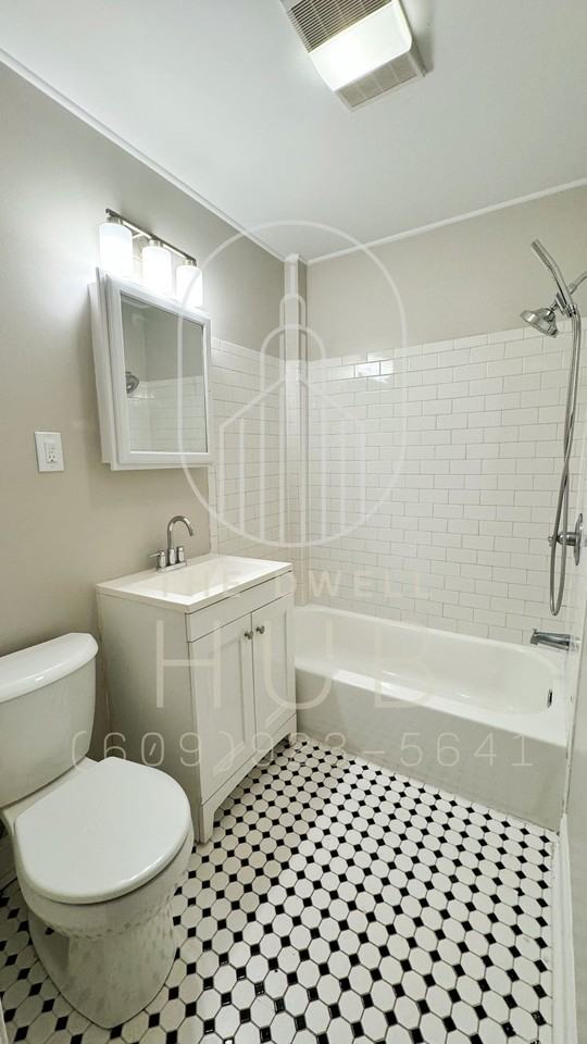 624 Grant Ave #1stFL - Photo 5 of 7