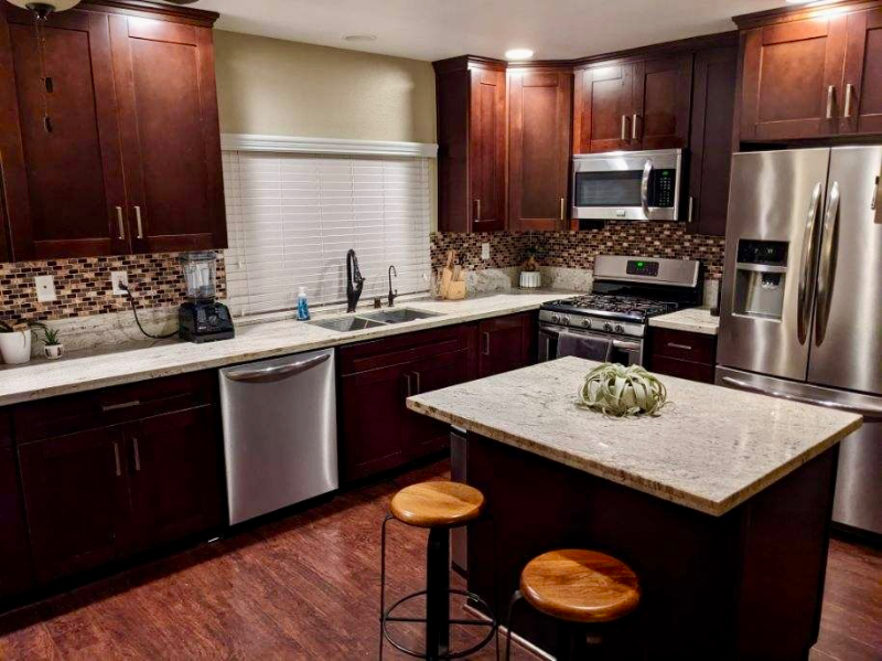 2126 Shoreview Pl - Photo 3 of 12