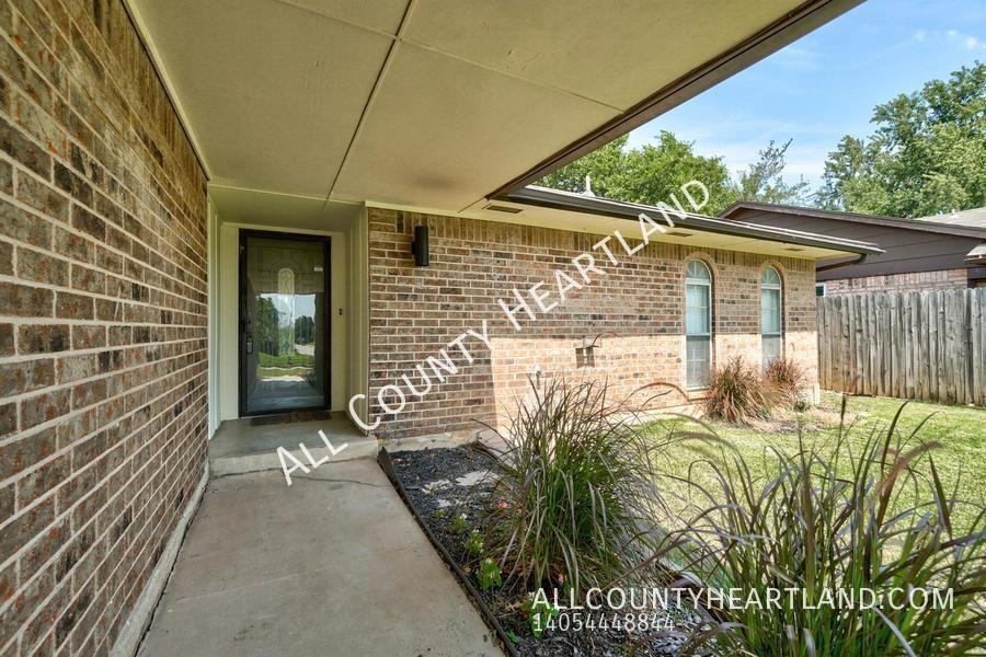 10333 Fairfax Ln - Photo 2 of 23